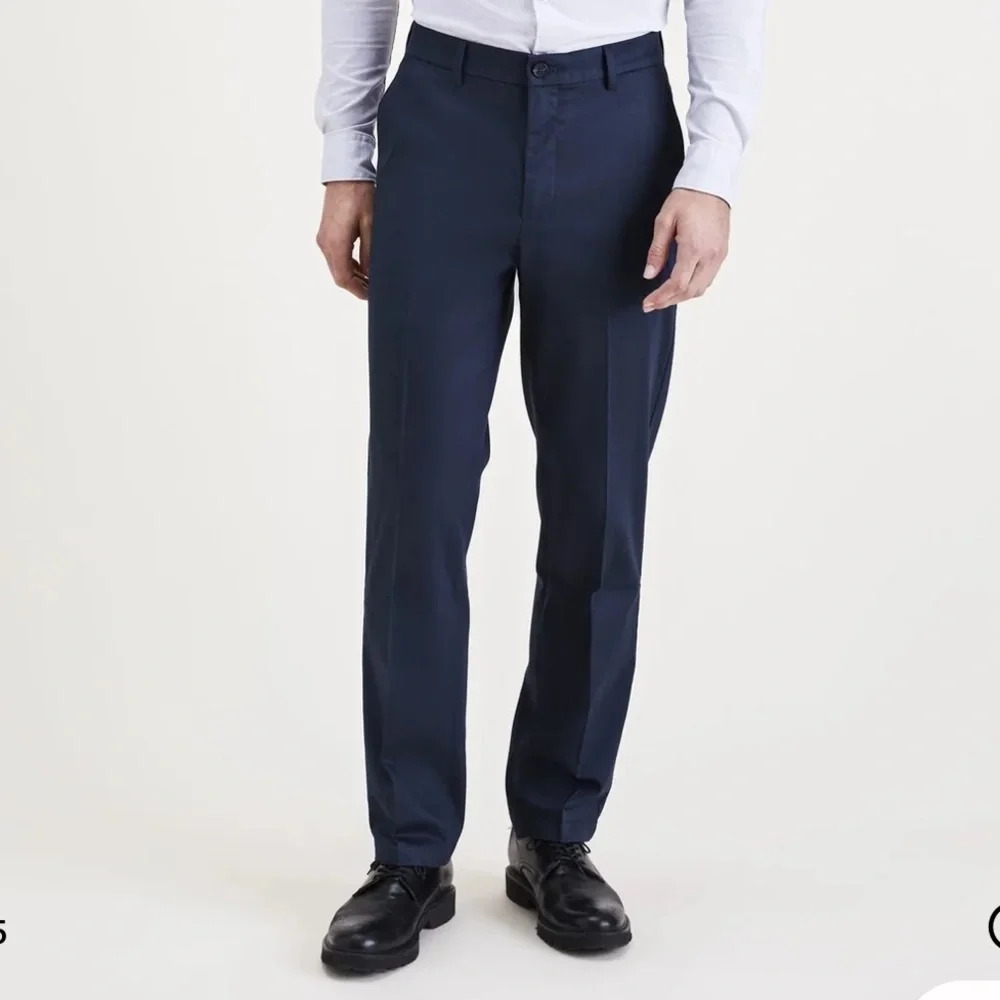 Men’s Dockers Signature Iron Free Straight fit navy blue pants 38W x 34L